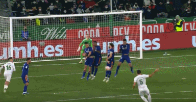 记者：艾纳维和科内排除韧带损伤，力争参加与那不勒斯榜首战